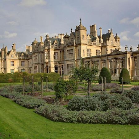 Stoke Rochford Hall 그랜덤 외부 사진