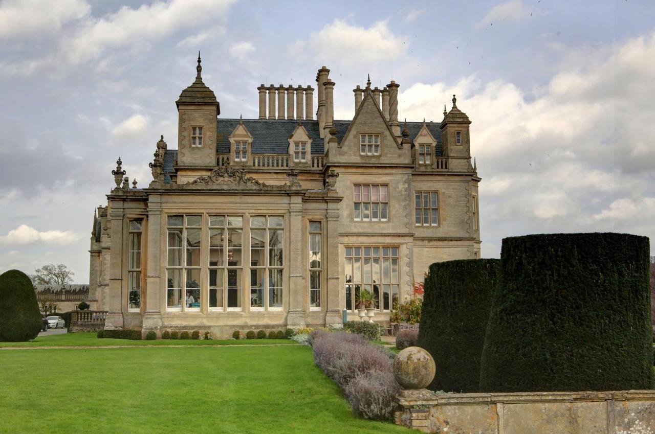 Stoke Rochford Hall 그랜덤 외부 사진